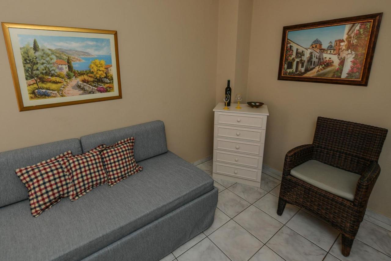 Lida Apartments Kalamata Exterior photo